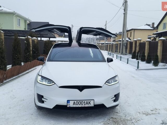 Белый Тесла Модель Х, объемом двигателя 0 л и пробегом 94 тыс. км за 26000 $, фото 14 на Automoto.ua