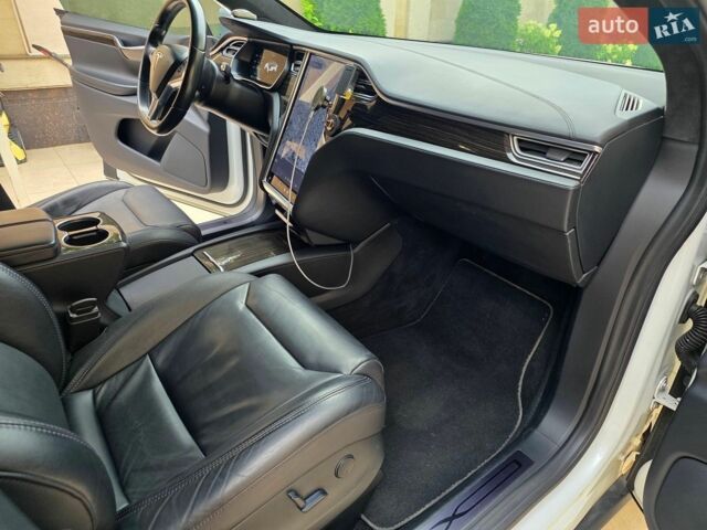 Білий Тесла Модель Х, об'ємом двигуна 0 л та пробігом 127 тис. км за 21500 $, фото 62 на Automoto.ua