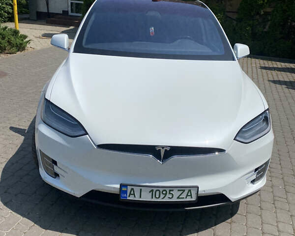 Белый Тесла Модель Х, объемом двигателя 0 л и пробегом 160 тыс. км за 28500 $, фото 3 на Automoto.ua