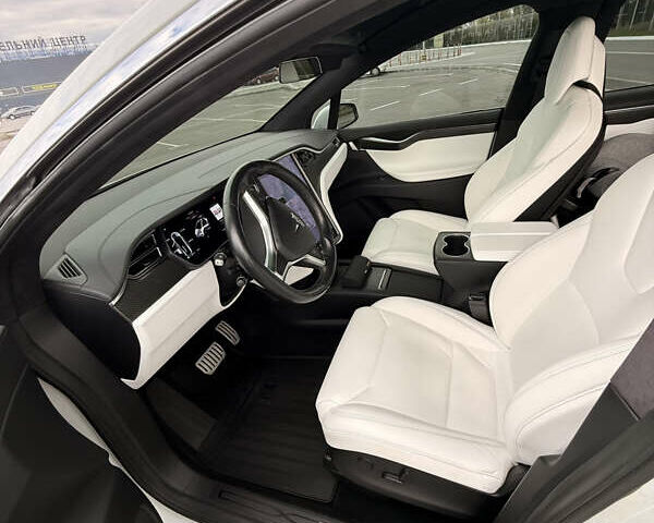 Тесла Модель Х 2017 у Дніпро (Дніпропетровську) на Automoto.ua Білий Тесла Модель Х, об'ємом двигуна 0 л та пробігом 83 тис. км за 33300 $, фото 23 на Automoto.ua