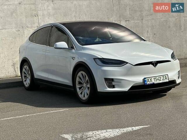 Білий Тесла Модель Х, об'ємом двигуна 0 л та пробігом 110 тис. км за 29900 $, фото 4 на Automoto.ua