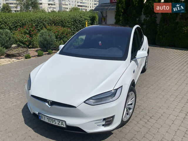 Белый Тесла Модель Х, объемом двигателя 0 л и пробегом 160 тыс. км за 28500 $, фото 2 на Automoto.ua