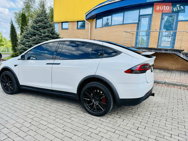 Белый Тесла Модель Х, объемом двигателя 0 л и пробегом 139 тыс. км за 25000 $, фото 11 на Automoto.ua