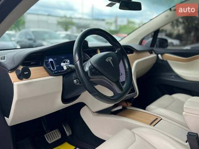 Белый Тесла Модель Х, объемом двигателя 0 л и пробегом 135 тыс. км за 28900 $, фото 12 на Automoto.ua