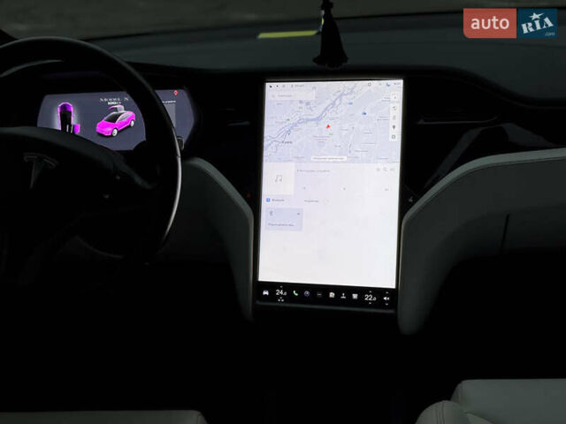 Белый Тесла Модель Х, объемом двигателя 0 л и пробегом 100 тыс. км за 22999 $, фото 39 на Automoto.ua