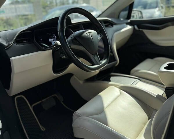 Білий Тесла Модель Х, об'ємом двигуна 0 л та пробігом 107 тис. км за 29200 $, фото 28 на Automoto.ua