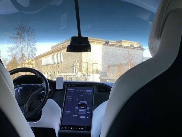 Білий Тесла Модель Х, об'ємом двигуна 0 л та пробігом 70 тис. км за 25500 $, фото 6 на Automoto.ua