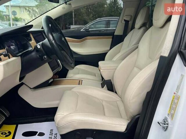 Белый Тесла Модель Х, объемом двигателя 0 л и пробегом 135 тыс. км за 28900 $, фото 13 на Automoto.ua