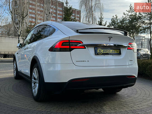 Белый Тесла Модель Х, объемом двигателя 0 л и пробегом 72 тыс. км за 40650 $, фото 4 на Automoto.ua