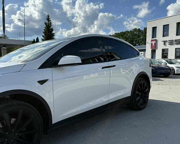 Білий Тесла Модель Х, об'ємом двигуна 0 л та пробігом 107 тис. км за 29200 $, фото 8 на Automoto.ua
