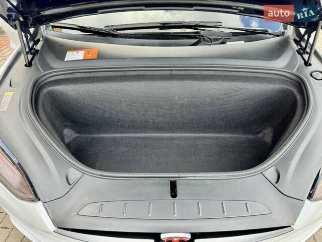 Белый Тесла Модель Х, объемом двигателя 0 л и пробегом 139 тыс. км за 25000 $, фото 29 на Automoto.ua