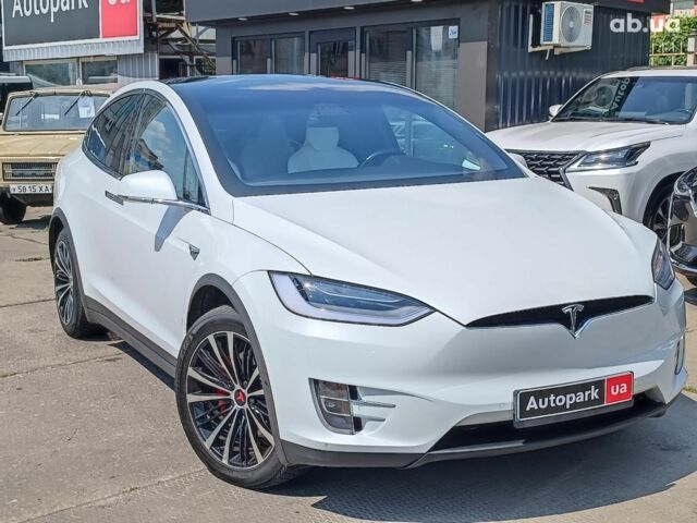 Белый Тесла Модель Х, объемом двигателя 0 л и пробегом 123 тыс. км за 27990 $, фото 4 на Automoto.ua