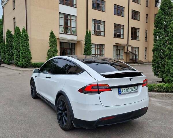 Белый Тесла Модель Х, объемом двигателя 0 л и пробегом 110 тыс. км за 25500 $, фото 8 на Automoto.ua