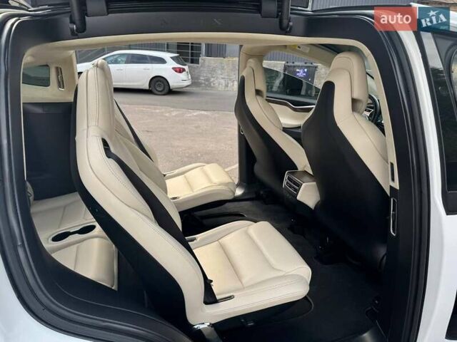 Білий Тесла Модель Х, об'ємом двигуна 0 л та пробігом 130 тис. км за 25000 $, фото 3 на Automoto.ua