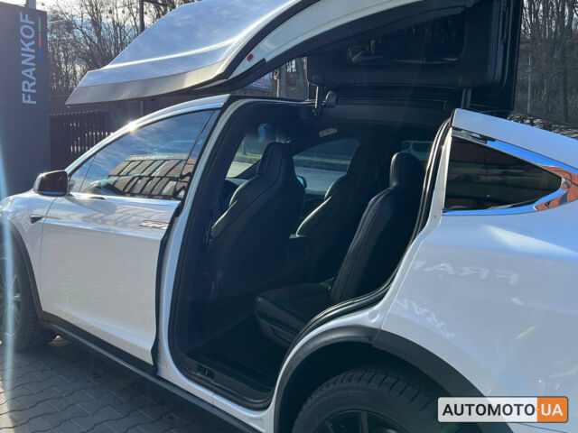 Белый Тесла Модель Х, объемом двигателя 75 л и пробегом 174 тыс. км за 26000 $, фото 6 на Automoto.ua