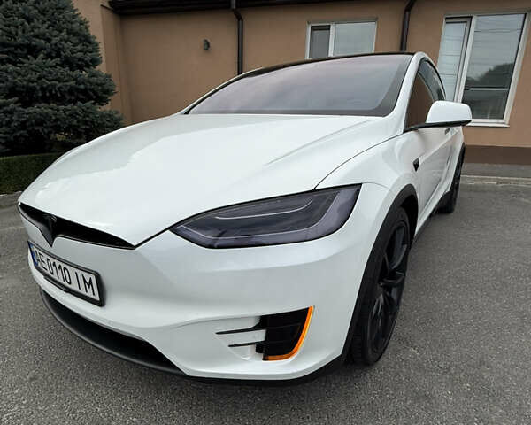 Белый Тесла Модель Х, объемом двигателя 0 л и пробегом 47 тыс. км за 29900 $, фото 3 на Automoto.ua