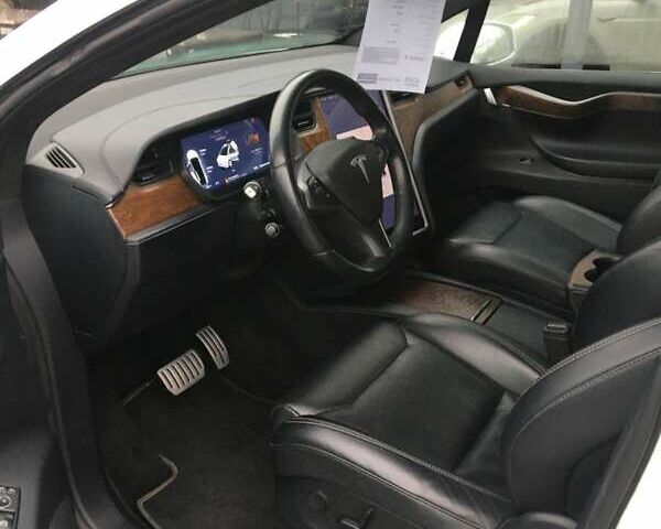 Белый Тесла Модель Х, объемом двигателя 0 л и пробегом 147 тыс. км за 26800 $, фото 9 на Automoto.ua