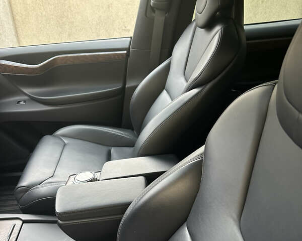 Белый Тесла Модель Х, объемом двигателя 0 л и пробегом 70 тыс. км за 24000 $, фото 26 на Automoto.ua