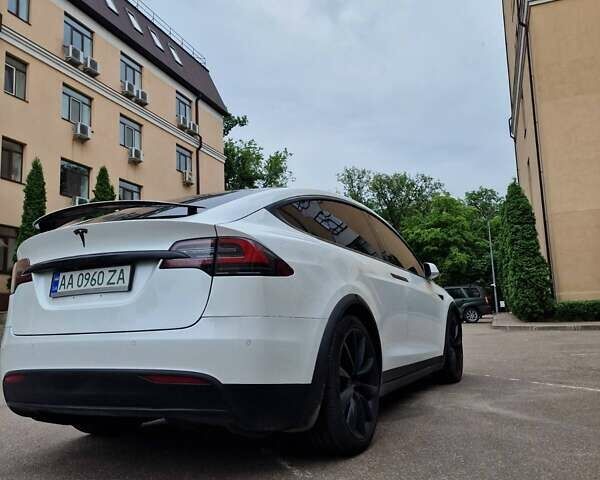 Белый Тесла Модель Х, объемом двигателя 0 л и пробегом 110 тыс. км за 25500 $, фото 17 на Automoto.ua