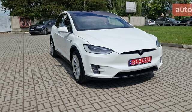 Белый Тесла Модель Х, объемом двигателя 0 л и пробегом 93 тыс. км за 25756 $, фото 8 на Automoto.ua