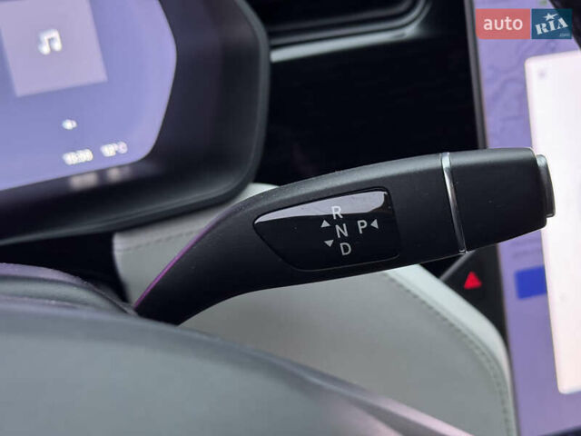 Белый Тесла Модель Х, объемом двигателя 0 л и пробегом 100 тыс. км за 22999 $, фото 18 на Automoto.ua