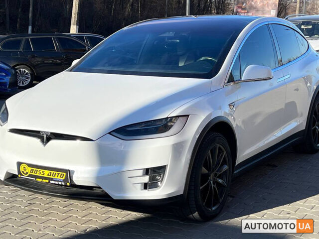 Белый Тесла Модель Х, объемом двигателя 75 л и пробегом 174 тыс. км за 26000 $, фото 2 на Automoto.ua