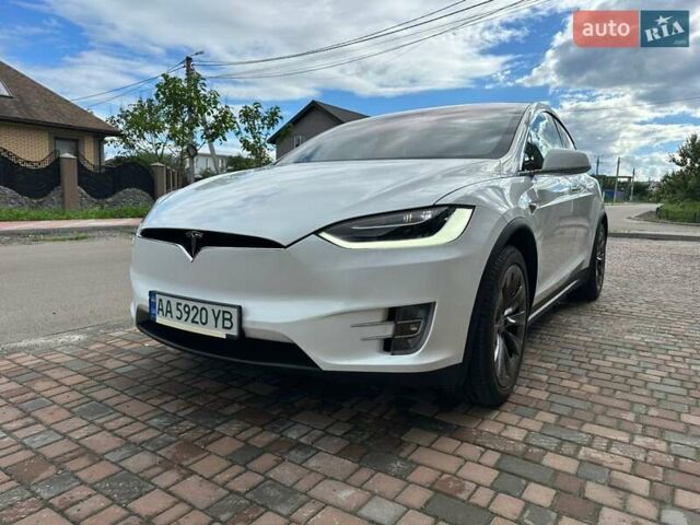 Белый Тесла Модель Х, объемом двигателя 0 л и пробегом 18 тыс. км за 57000 $, фото 2 на Automoto.ua