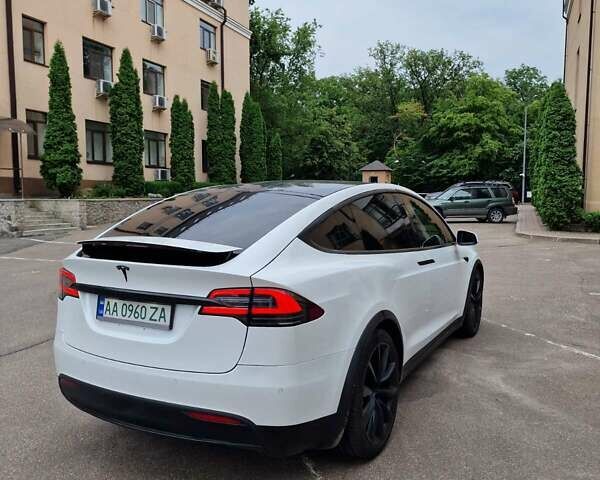 Белый Тесла Модель Х, объемом двигателя 0 л и пробегом 110 тыс. км за 25500 $, фото 16 на Automoto.ua