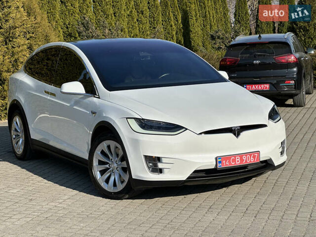 Белый Тесла Модель Х, объемом двигателя 0 л и пробегом 95 тыс. км за 25500 $, фото 2 на Automoto.ua