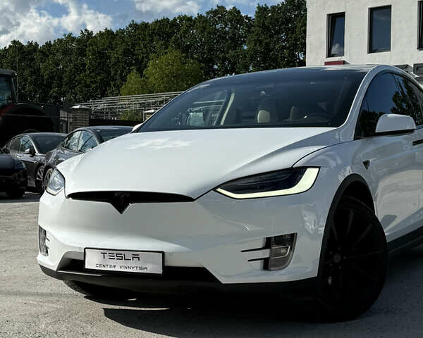 Білий Тесла Модель Х, об'ємом двигуна 0 л та пробігом 107 тис. км за 29200 $, фото 2 на Automoto.ua