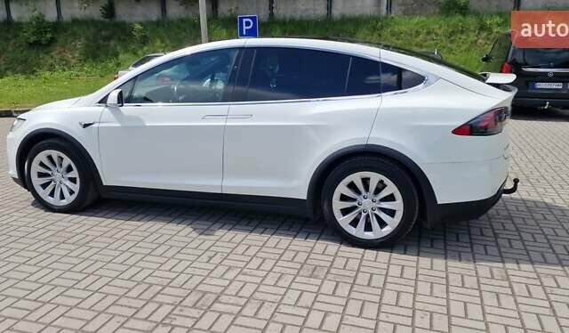 Белый Тесла Модель Х, объемом двигателя 0 л и пробегом 93 тыс. км за 25756 $, фото 40 на Automoto.ua