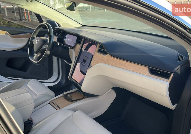 Белый Тесла Модель Х, объемом двигателя 0 л и пробегом 120 тыс. км за 28500 $, фото 9 на Automoto.ua