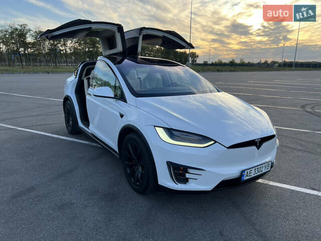 Тесла Модель Х 2018 у Дніпро (Дніпропетровську) на Automoto.ua Білий Тесла Модель Х, об'ємом двигуна 0 л та пробігом 194 тис. км за 29900 $, фото 19 на Automoto.ua