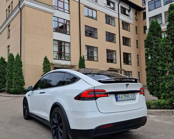 Белый Тесла Модель Х, объемом двигателя 0 л и пробегом 110 тыс. км за 25500 $, фото 14 на Automoto.ua
