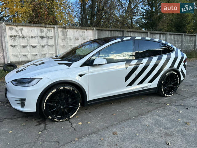 Белый Тесла Модель Х, объемом двигателя 0 л и пробегом 93 тыс. км за 34000 $, фото 30 на Automoto.ua