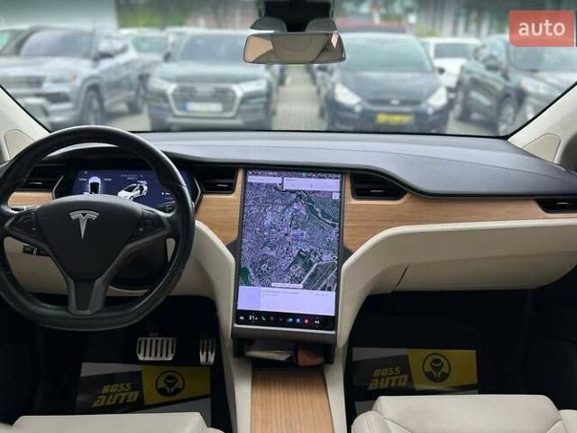 Белый Тесла Модель Х, объемом двигателя 0 л и пробегом 135 тыс. км за 28900 $, фото 19 на Automoto.ua