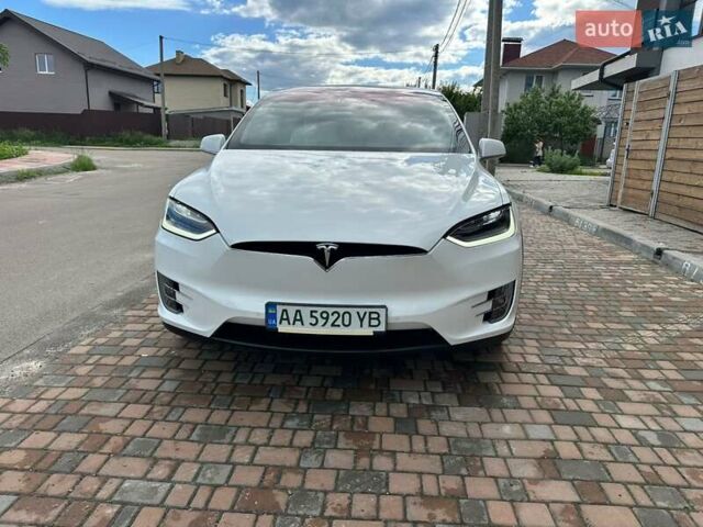 Белый Тесла Модель Х, объемом двигателя 0 л и пробегом 18 тыс. км за 57000 $, фото 1 на Automoto.ua
