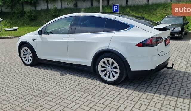 Белый Тесла Модель Х, объемом двигателя 0 л и пробегом 93 тыс. км за 25756 $, фото 38 на Automoto.ua