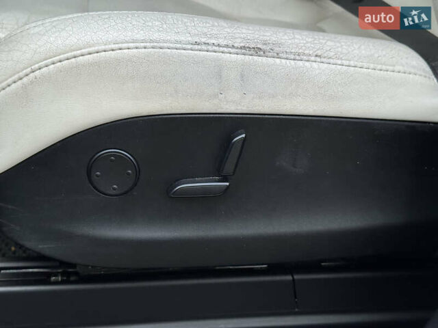 Белый Тесла Модель Х, объемом двигателя 0 л и пробегом 100 тыс. км за 22999 $, фото 12 на Automoto.ua