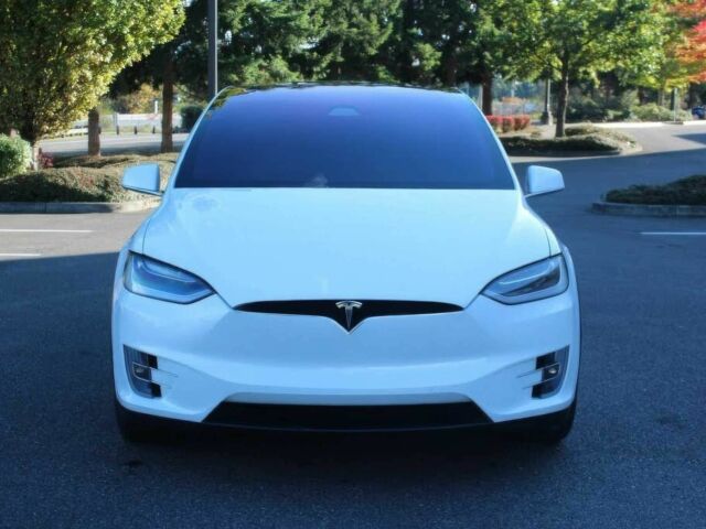 Белый Тесла Модель Х, объемом двигателя 0 л и пробегом 44 тыс. км за 8500 $, фото 1 на Automoto.ua