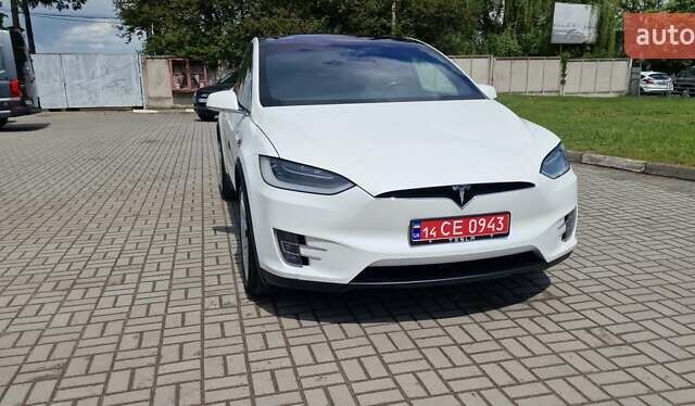 Белый Тесла Модель Х, объемом двигателя 0 л и пробегом 93 тыс. км за 25756 $, фото 7 на Automoto.ua