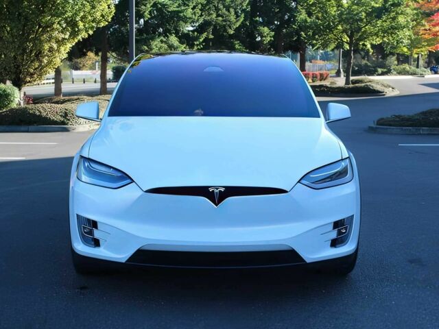 Белый Тесла Модель Х, объемом двигателя 0 л и пробегом 36 тыс. км за 9000 $, фото 1 на Automoto.ua