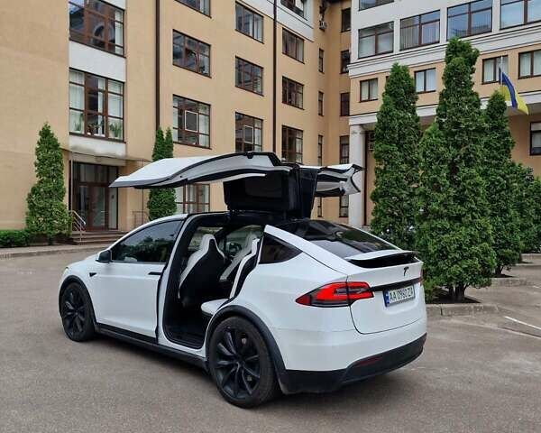 Белый Тесла Модель Х, объемом двигателя 0 л и пробегом 110 тыс. км за 25500 $, фото 12 на Automoto.ua