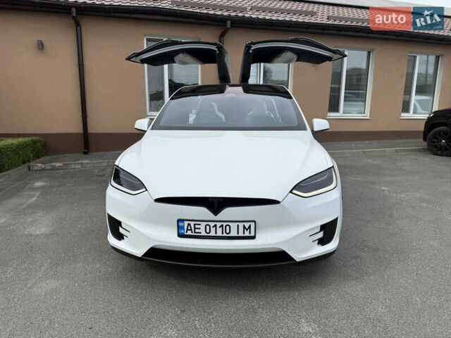 Белый Тесла Модель Х, объемом двигателя 0 л и пробегом 47 тыс. км за 29900 $, фото 1 на Automoto.ua