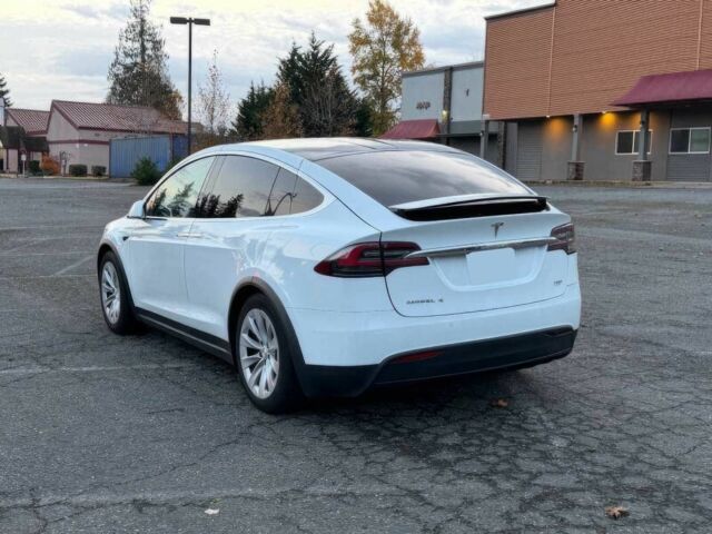 Білий Тесла Модель Х, об'ємом двигуна 0 л та пробігом 30 тис. км за 13200 $, фото 5 на Automoto.ua