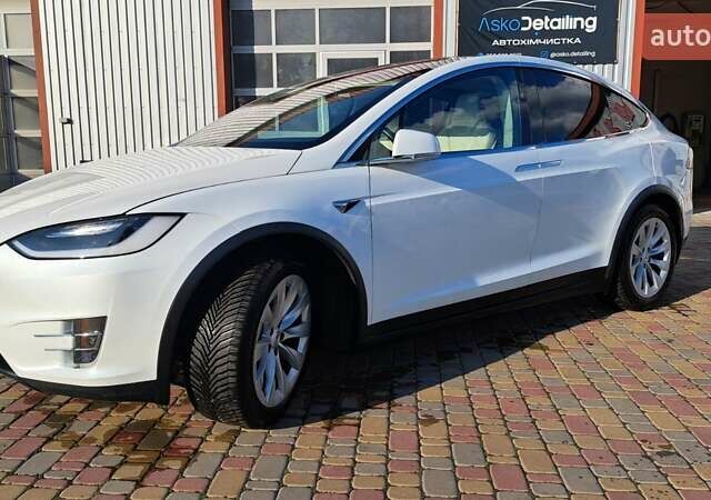 Белый Тесла Модель Х, объемом двигателя 0 л и пробегом 143 тыс. км за 22900 $, фото 21 на Automoto.ua