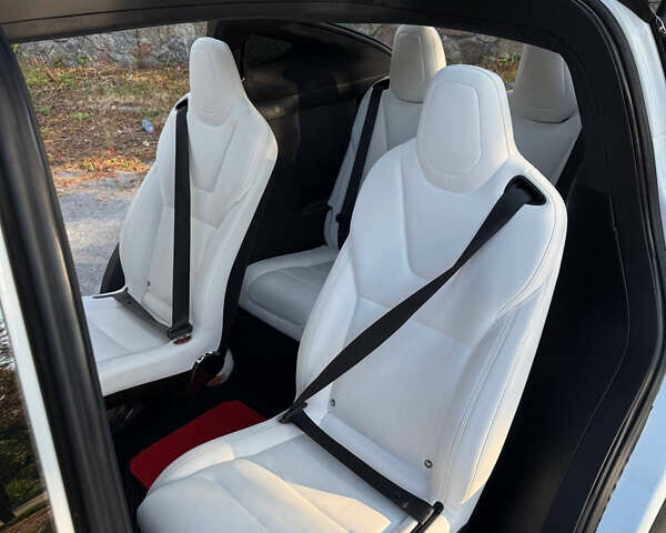 Белый Тесла Модель Х, объемом двигателя 0 л и пробегом 99 тыс. км за 30000 $, фото 22 на Automoto.ua