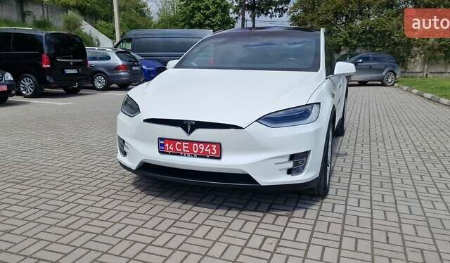 Белый Тесла Модель Х, объемом двигателя 0 л и пробегом 93 тыс. км за 25756 $, фото 53 на Automoto.ua
