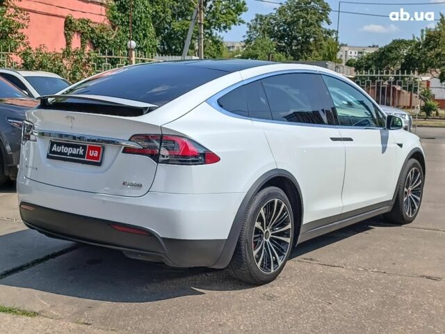 Белый Тесла Модель Х, объемом двигателя 0 л и пробегом 123 тыс. км за 27990 $, фото 11 на Automoto.ua