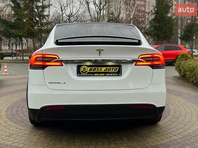 Белый Тесла Модель Х, объемом двигателя 0 л и пробегом 150 тыс. км за 25700 $, фото 5 на Automoto.ua